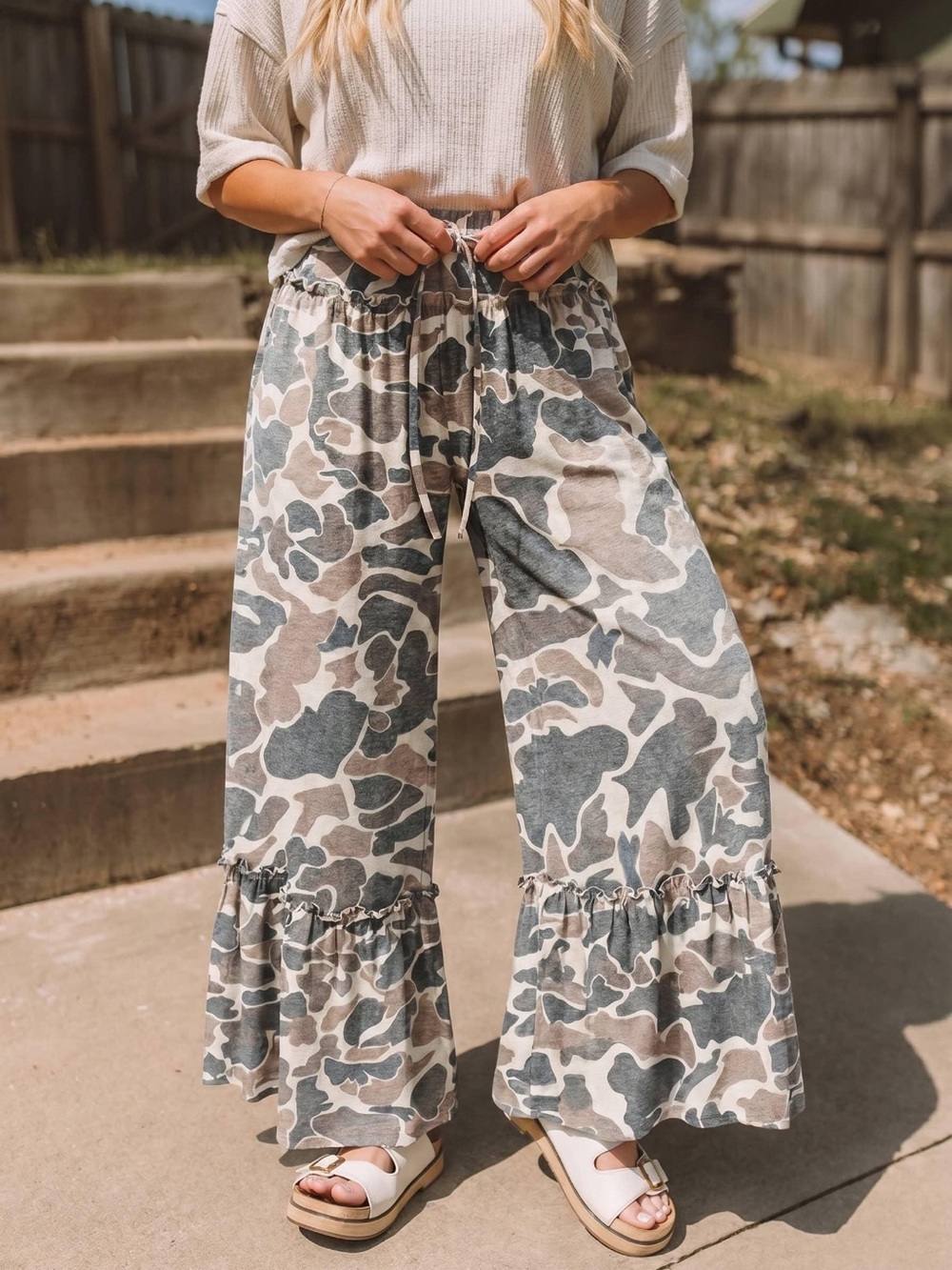 Source Unknown Beige & Green Camo Wide-Leg Ruffle Pants
